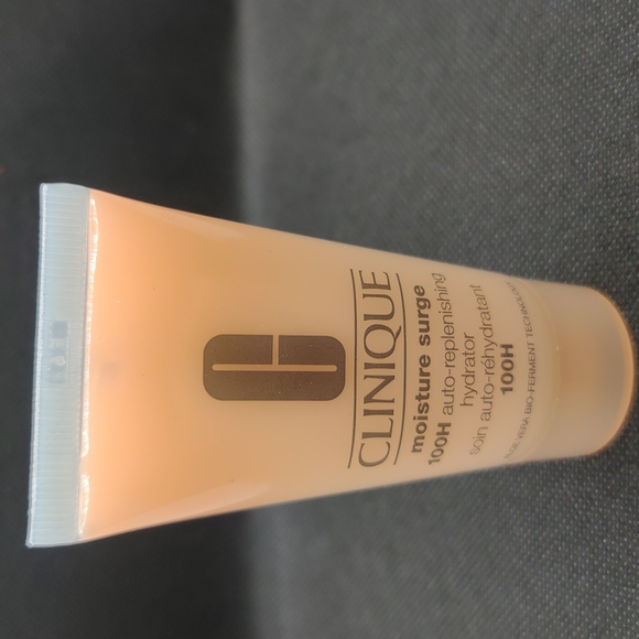 CLINIQUE Skin Care Kit - Picture 7 of 8